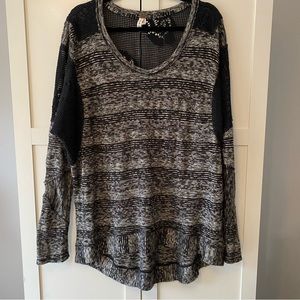 We the Free Grey Black Tunic Length Mesh Back Sweater Long Sleeve Size Large